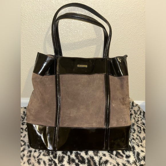 Gucci Handbags - Gucci Authentic- Brown suede tote
